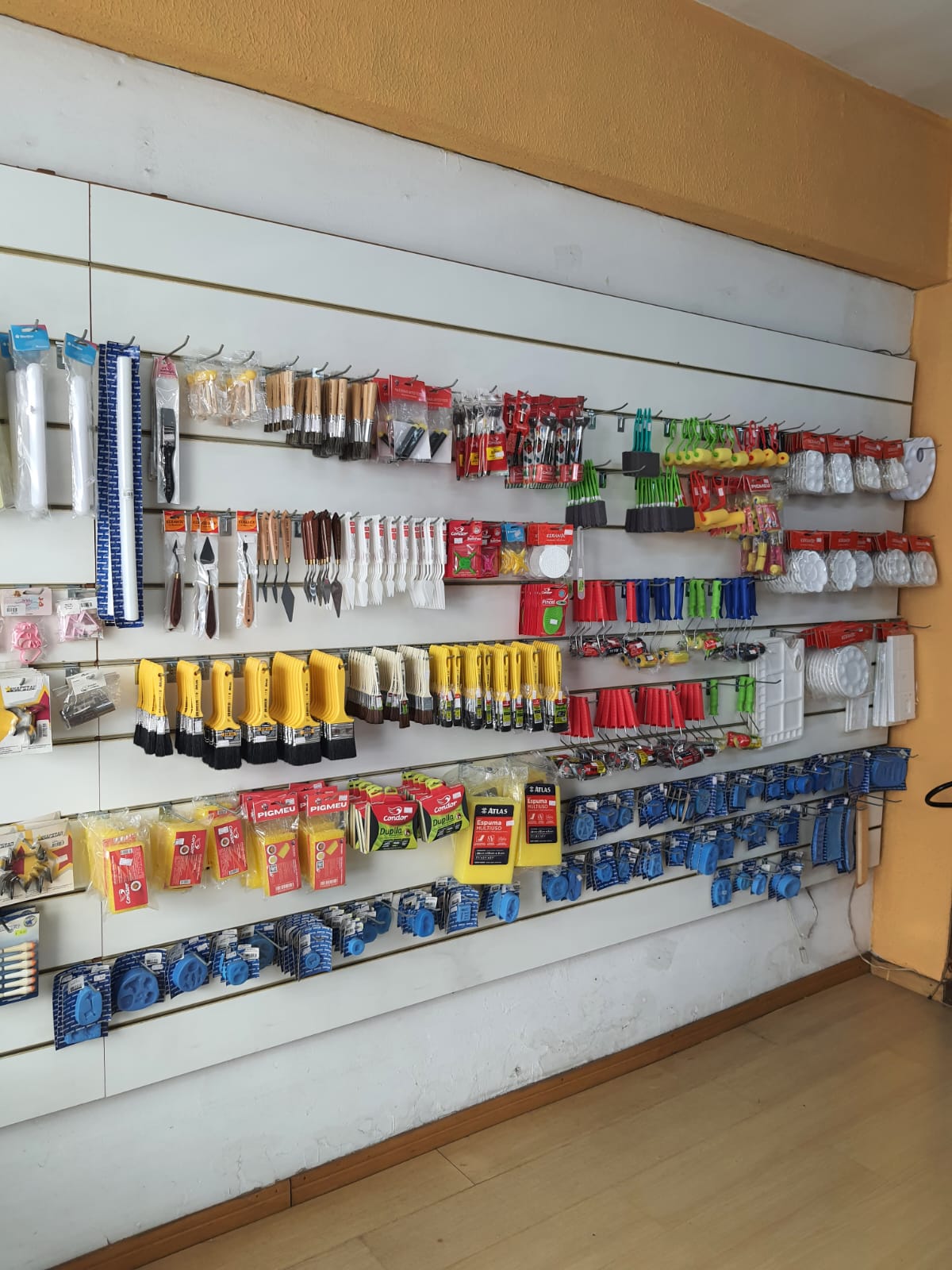 Pincéis e Rolinhos de Espuma